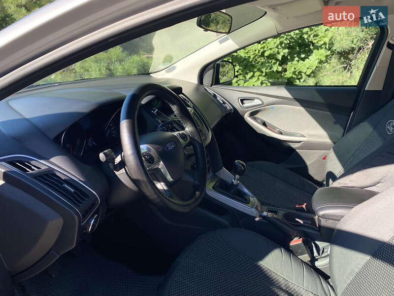 Универсал Ford Focus 2013 в Киеве фото 17 Универсал Ford Focus 2013 в Киеве