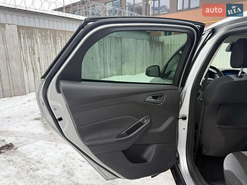 Хэтчбек Ford Focus 2011 в Луцке