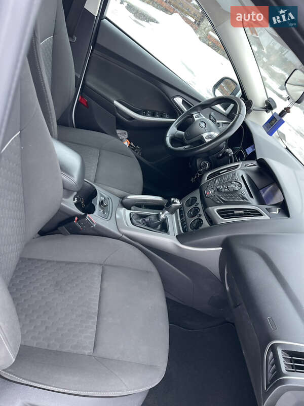 Универсал Ford Focus 2013 в Долине