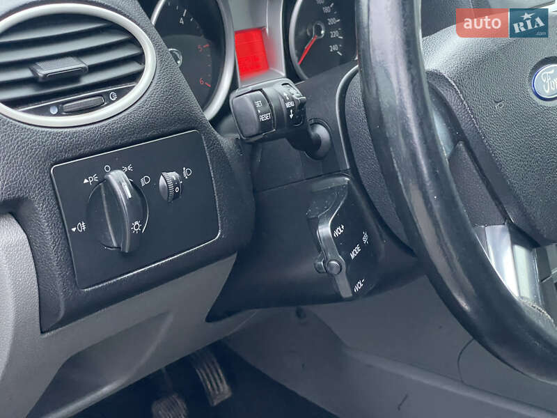 Хэтчбек Ford Focus 2008 в Мукачево