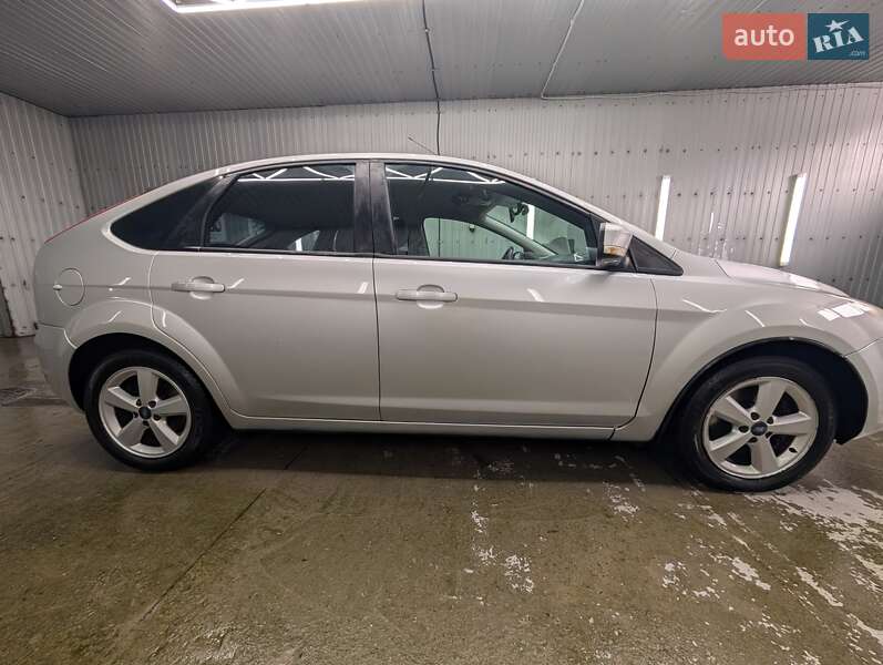 Хетчбек Ford Focus 2010 в Каневі