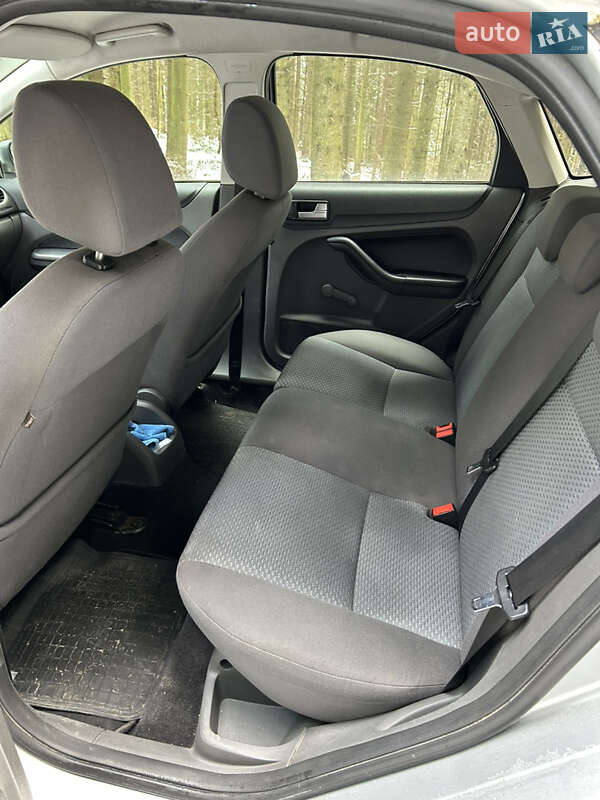 Хетчбек Ford Focus 2006 в Поляниці фото 14 Хетчбек Ford Focus 2006 в Поляниці