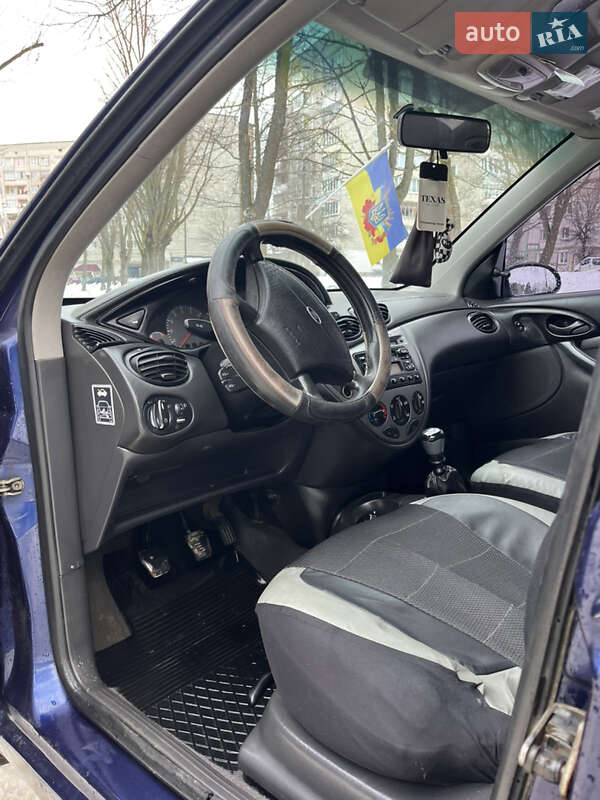 Универсал Ford Focus 1999 в Новояворовске
