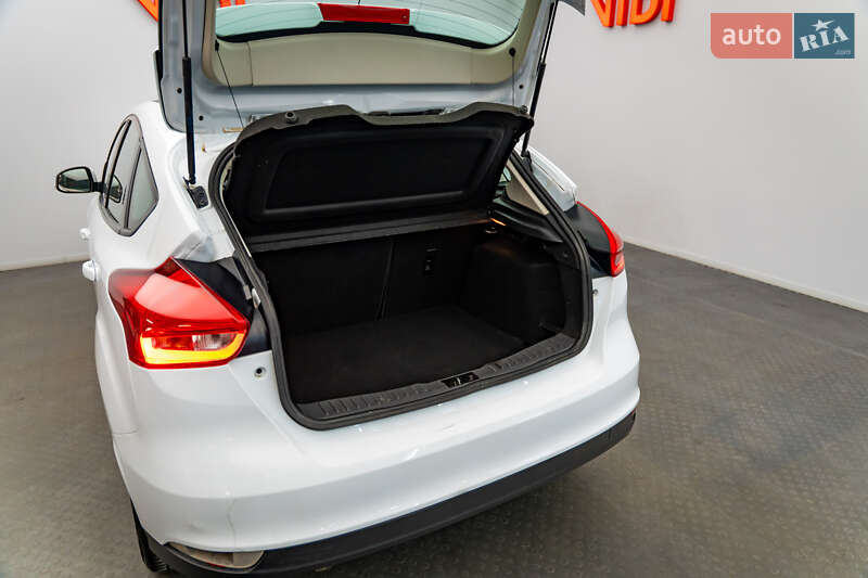 Хэтчбек Ford Focus 2015 в Киеве