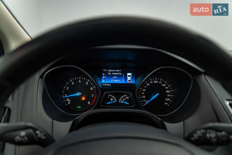 Хэтчбек Ford Focus 2015 в Киеве