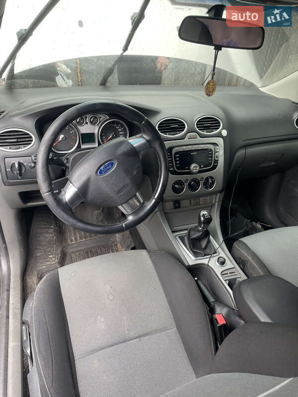 Хэтчбек Ford Focus 2011 в Каменском