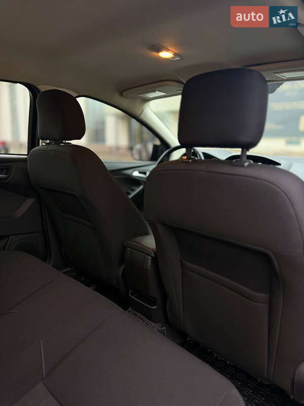 Седан Ford Focus 2015 в Днепре фото 35 Седан Ford Focus 2015 в Днепре
