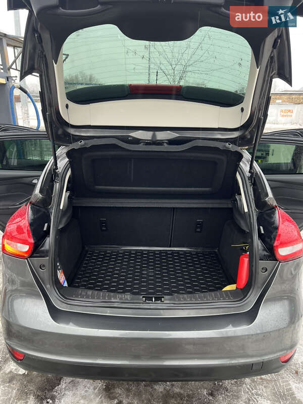 Хэтчбек Ford Focus 2016 в Киеве фото 12 Хэтчбек Ford Focus 2016 в Киеве