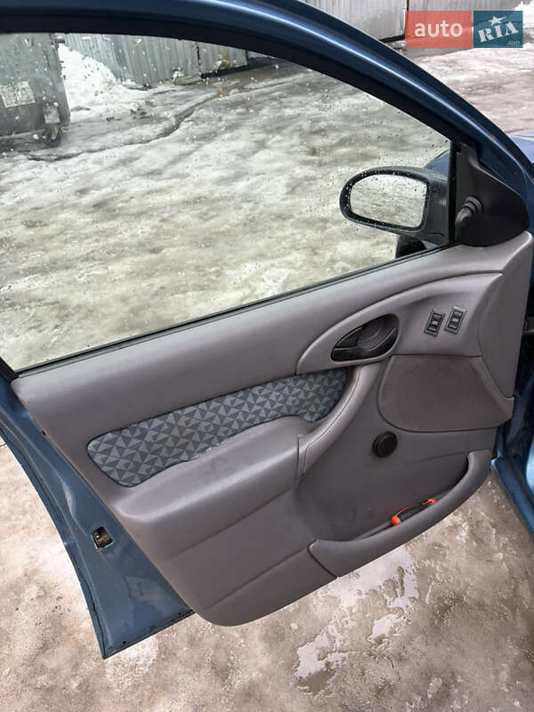 Седан Ford Focus 2001 в Киеве фото 12 Седан Ford Focus 2001 в Киеве