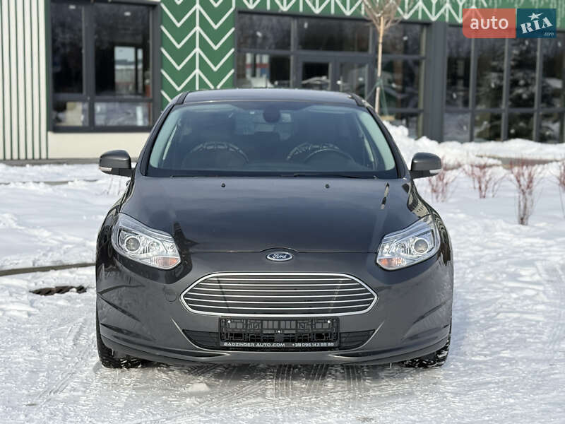 Хэтчбек Ford Focus 2017 в Городке