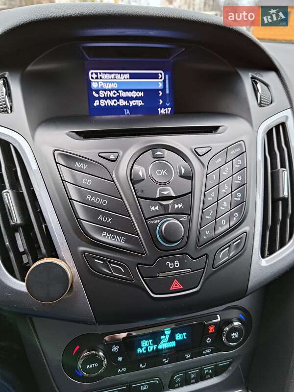 Универсал Ford Focus 2013 в Вишневом фото 17 Универсал Ford Focus 2013 в Вишневом