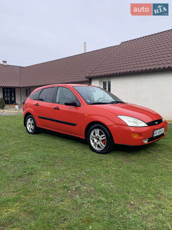 Хэтчбек Ford Focus 2000 в Виноградове фото 2 Хэтчбек Ford Focus 2000 в Виноградове