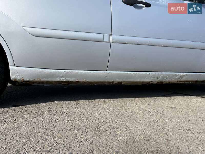 Хэтчбек Ford Focus 2002 в Стрые фото 10 Хэтчбек Ford Focus 2002 в Стрые