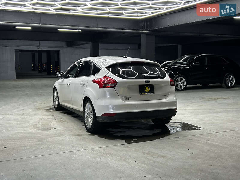 Хетчбек Ford Focus 2016 в Чернівцях