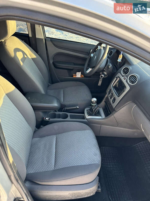 Хэтчбек Ford Focus 2007 в Полтаве