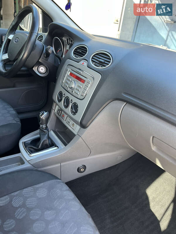 Хэтчбек Ford Focus 2008 в Кривом Роге