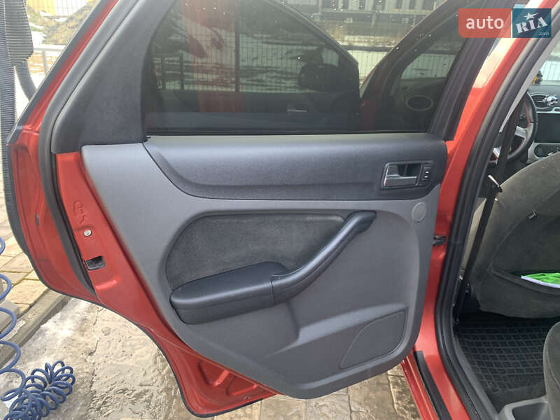 Хетчбек Ford Focus 2006 в Львові