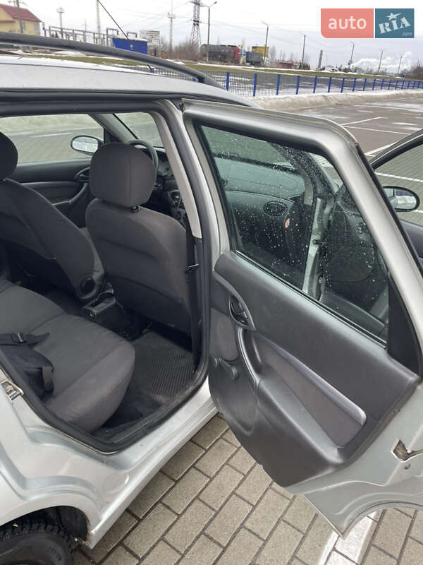 Універсал Ford Focus 2001 в Нововолинську
