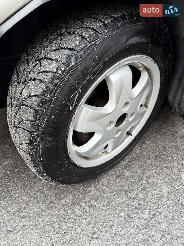 Седан Ford Focus 2003 в Дніпрі