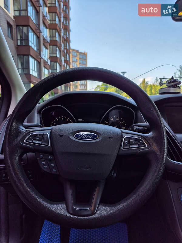 Седан Ford Focus 2017 в Чернігові