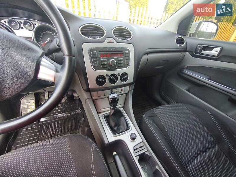 Седан Ford Focus 2010 в Днепре