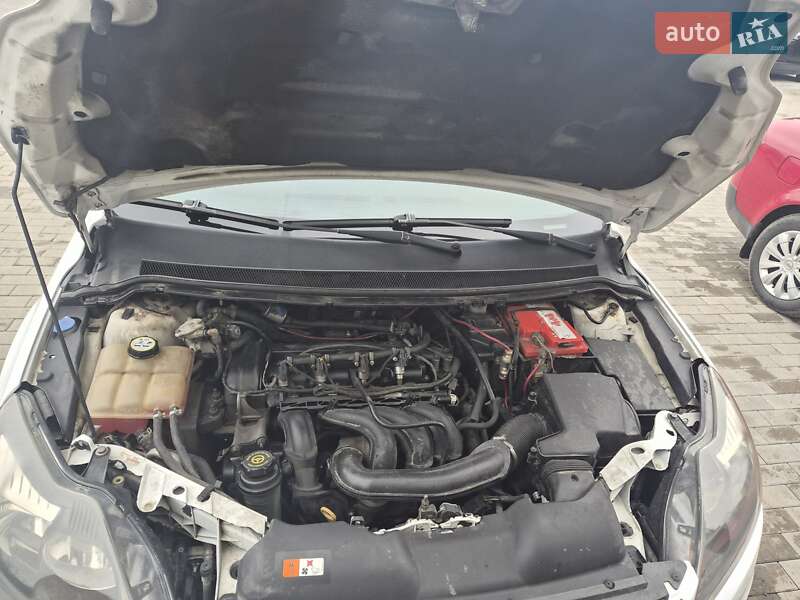 Хэтчбек Ford Focus 2010 в Ивано-Франковске