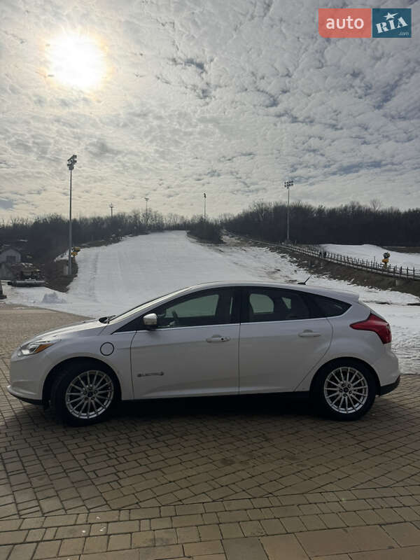 Хетчбек Ford Focus 2013 в Дніпрі