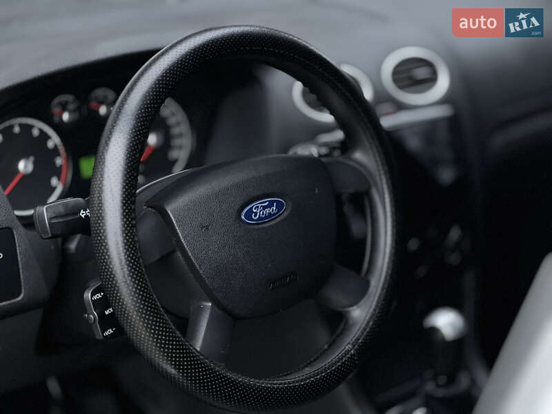 Хэтчбек Ford Focus 2006 в Николаеве