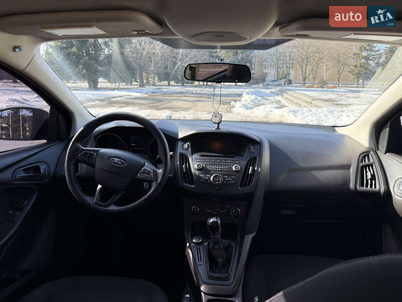 Седан Ford Focus 2016 в Лозовій
