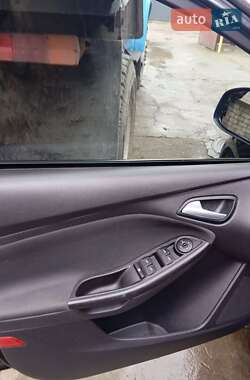 Седан Ford Focus 2014 в Новомосковске