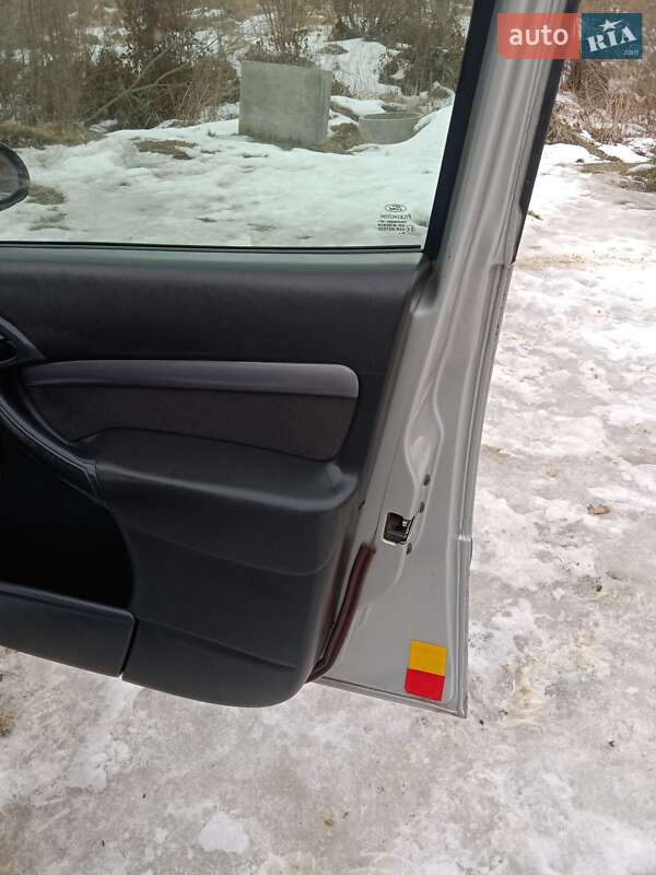 Универсал Ford Focus 2003 в Черновцах