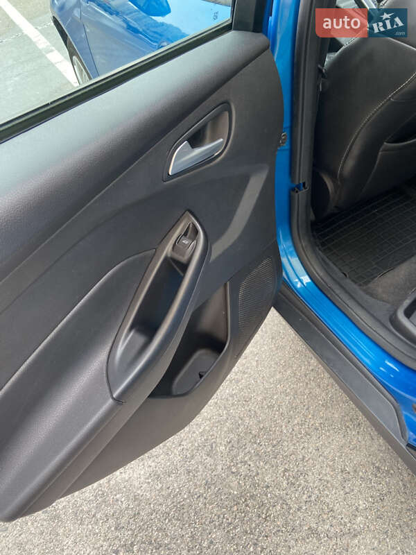 Седан Ford Focus 2013 в Вишневом