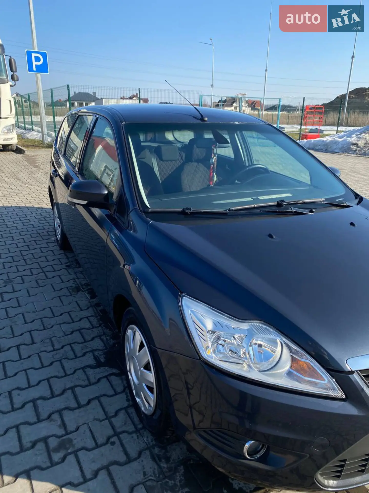 2010 Ford Focus - мініатюра 2