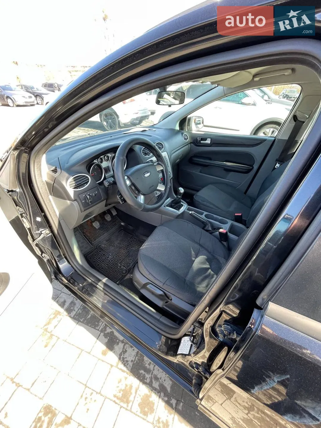 2010 Ford Focus - мініатюра 9
