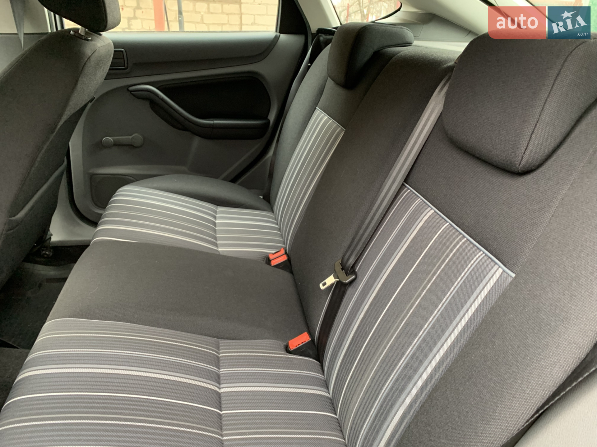 2011 Ford Focus - мініатюра 11