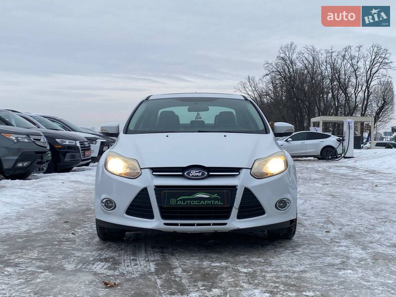 Седан Ford Focus 2014 в Киеве фото 3 Седан Ford Focus 2014 в Киеве