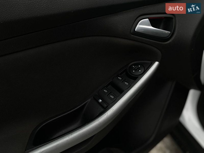 Седан Ford Focus 2014 в Киеве фото 16 Седан Ford Focus 2014 в Киеве