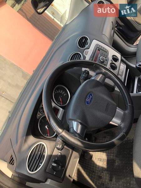 Хэтчбек Ford Focus 2011 в Люботине