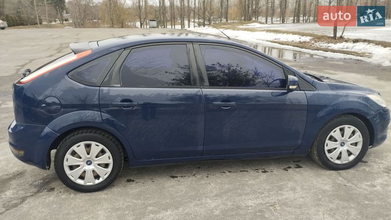 Хэтчбек Ford Focus 2010 в Горишних Плавнях