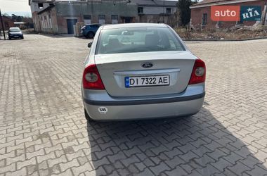 Седан Ford Focus 2005 в Великих Мостах