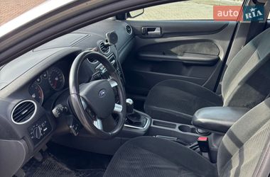 Седан Ford Focus 2005 в Великих Мостах