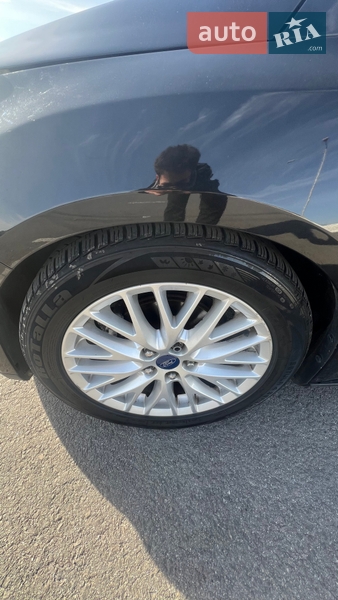 Седан Ford Focus 2011 в Львове