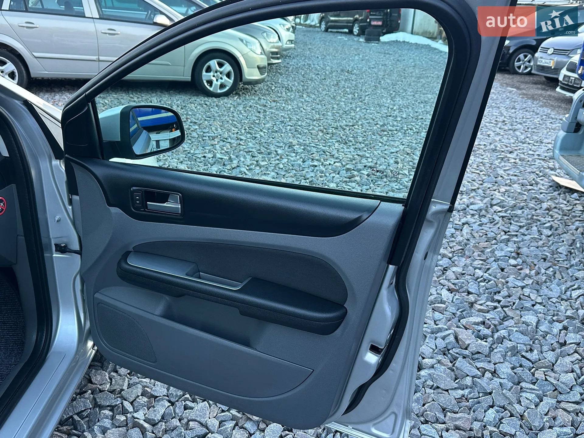 2010 Ford Focus - мініатюра 87