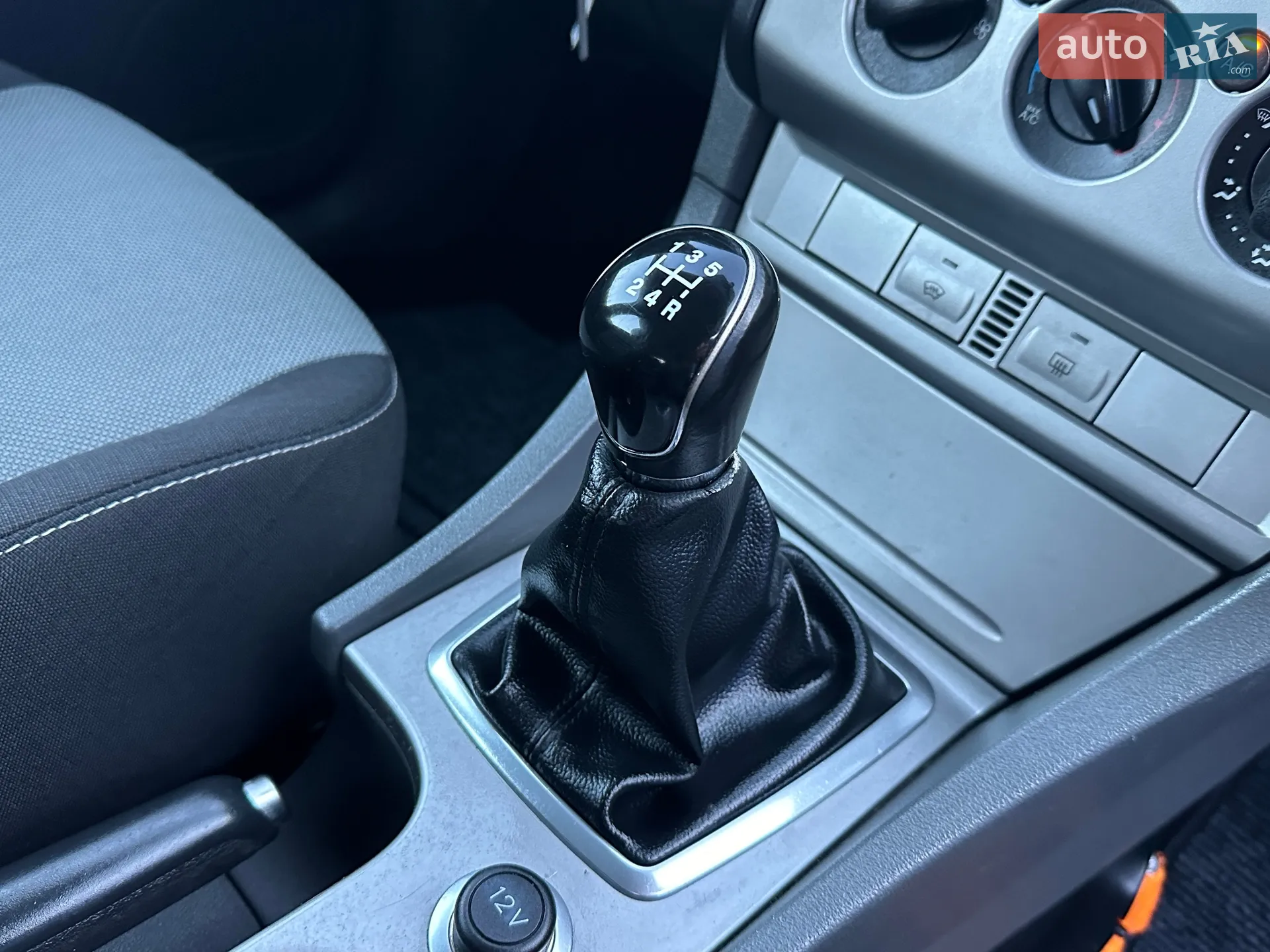 2010 Ford Focus - мініатюра 95