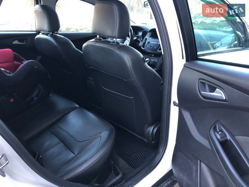Хэтчбек Ford Focus 2015 в Львове