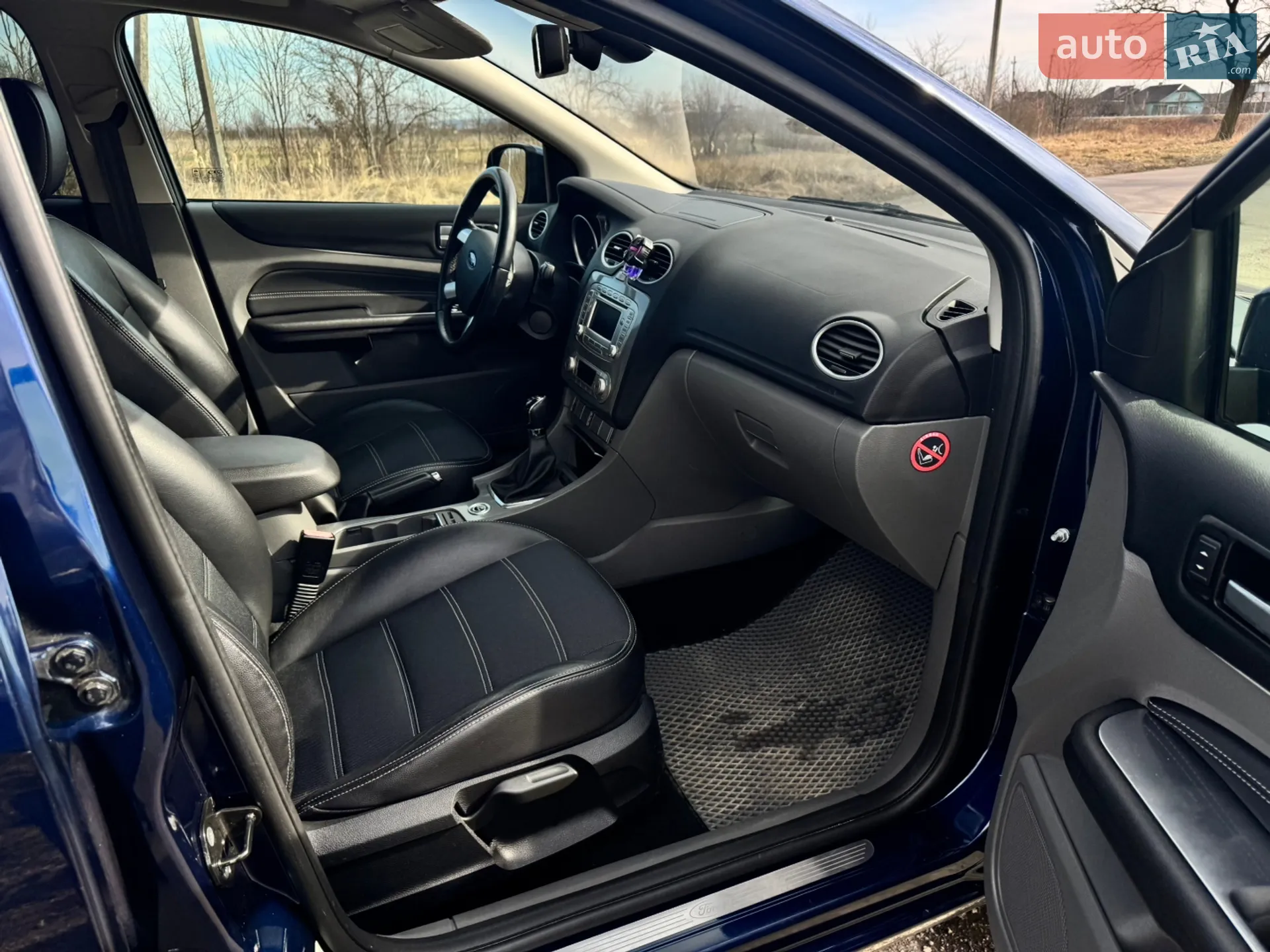 2010 Ford Focus - мініатюра 21