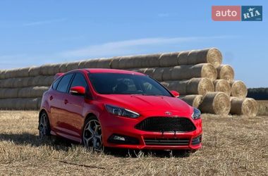Хэтчбек Ford Focus 2016 в Киеве