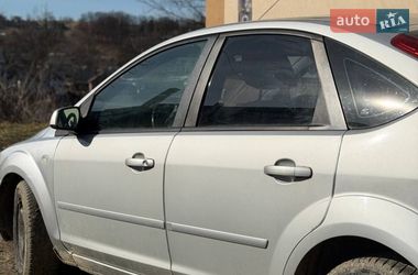 Хэтчбек Ford Focus 2007 в Белых Ославах