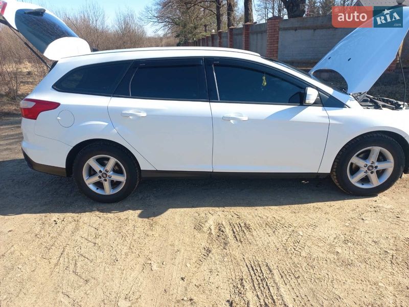 Универсал Ford Focus 2012 в Хырове
