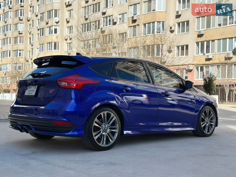 Хэтчбек Ford Focus 2015 в Одессе